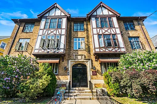 1447 Chapel Street Photo 1