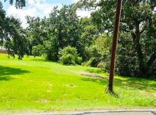 2927 Ruby Dr, Groves, TX 77619