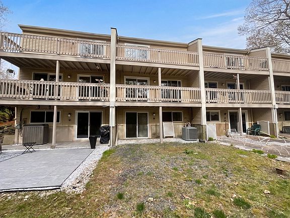 5th image of 20 Lordvale Blvd #202