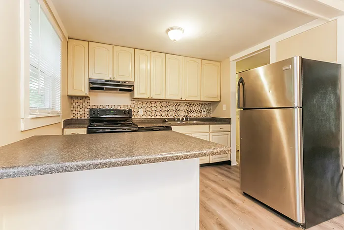 2226 Bernie Dr — Photo 3