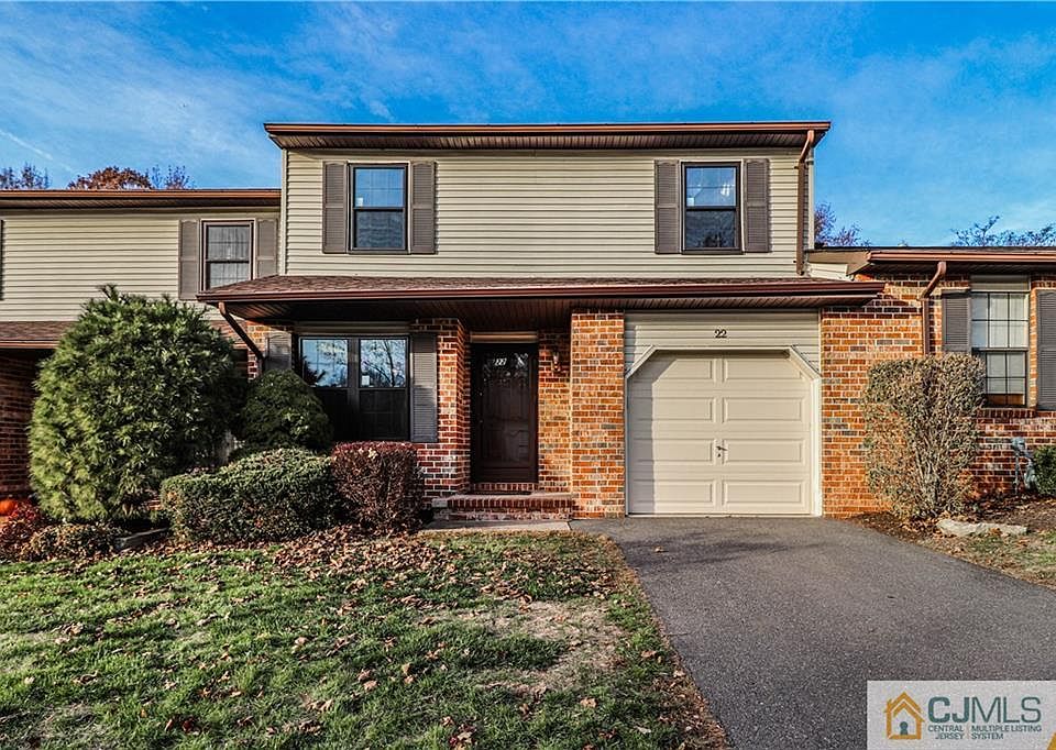 1st image of 22 Dogwood Dr #22