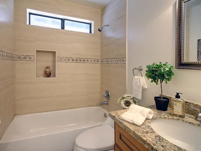 430 E Country Club Blvd #B — Photo 24