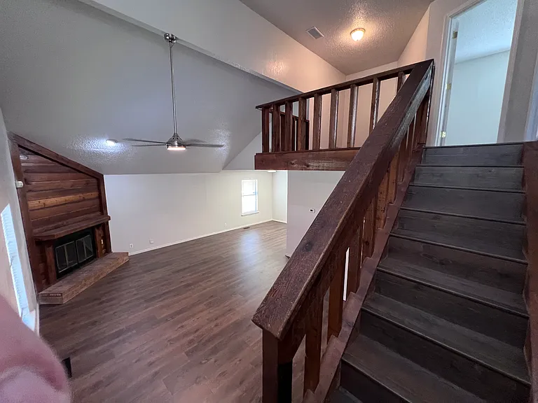 816 Lapwing Rd — Photo 3