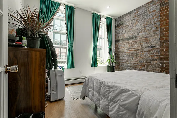 Rented by Corcoran | media 28