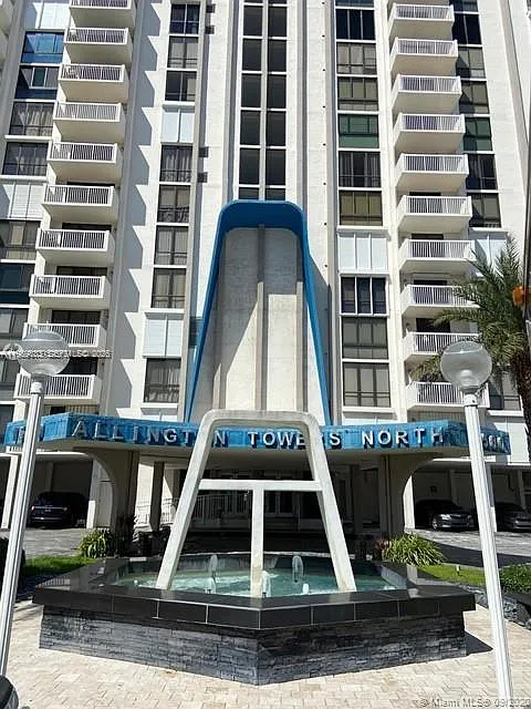 Photo 1 of 27 - 1500 S Ocean Dr #4K - Hollywood, FL Primary Photo - 1500 S Ocean Dr #4K