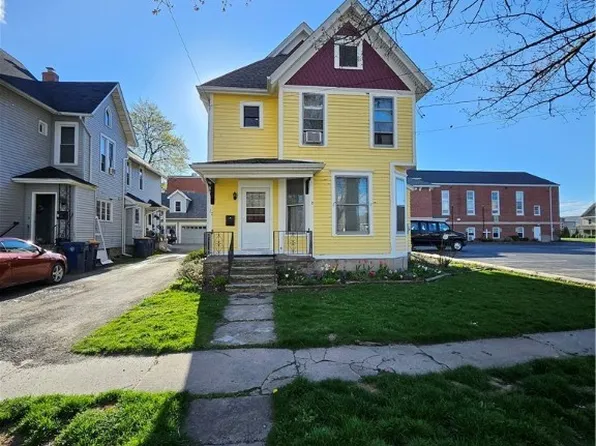 22 Waterman St, Lockport, NY 14094