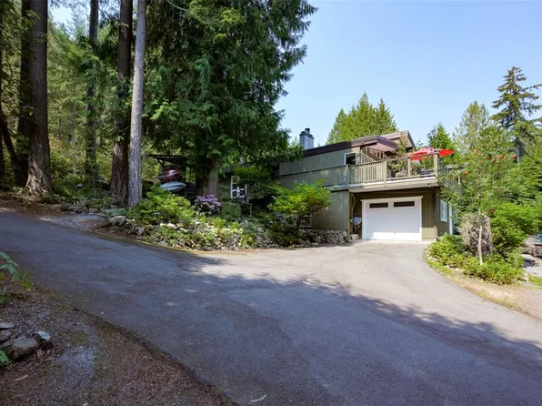 8508 Emard Ter, North Saanich, BC V8L 1K3