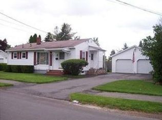 30 Capri St, Brewer, ME 04412