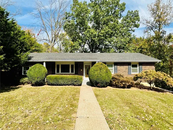 23 Park Terrace Dr, Hannibal, MO 63401