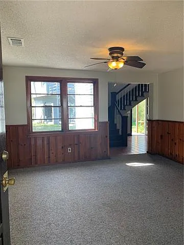 3 bed, 2.5 bath, 2500 sqft, $1,850 — Photo 3