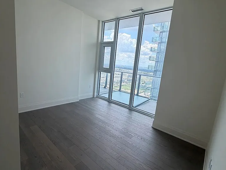 8960 Jane St #Penthouse 102 — Photo 12