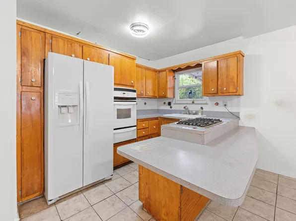 160 Stephens Avenue image 6 of 29