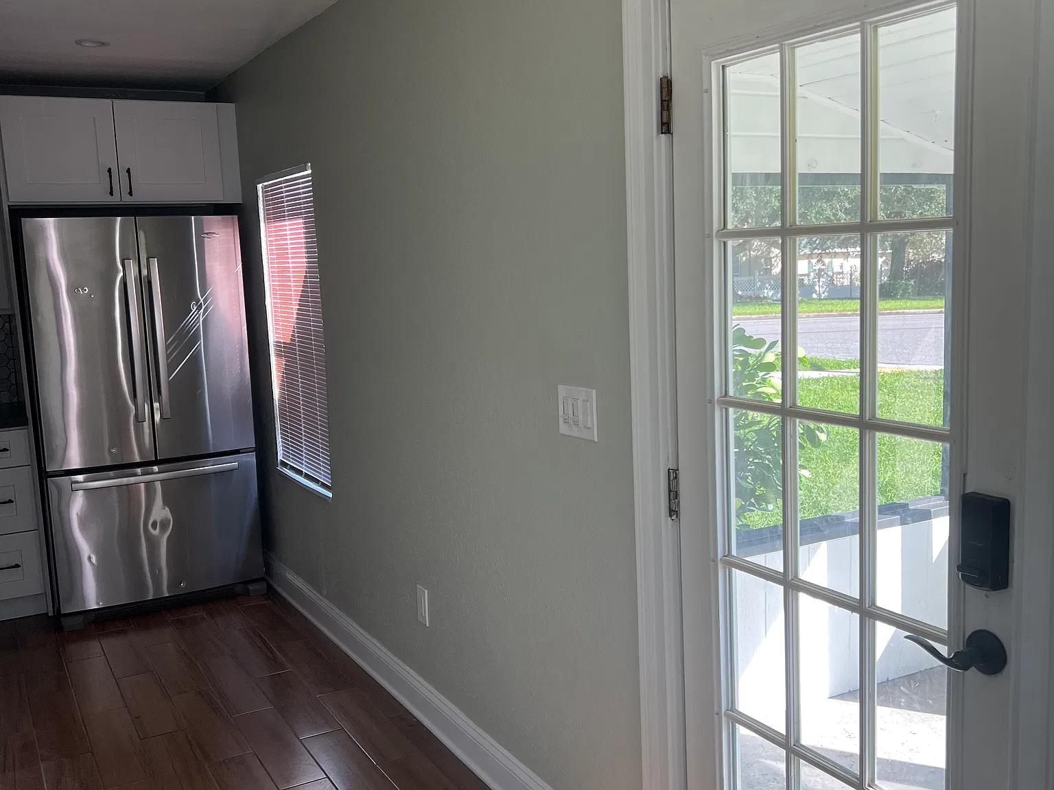 1592 Magnolia Dr — Photo 3