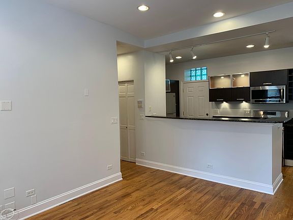 5th image of 1360 W Estes Ave APT 3N