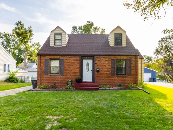 1617 61st St, Des Moines, IA 50322