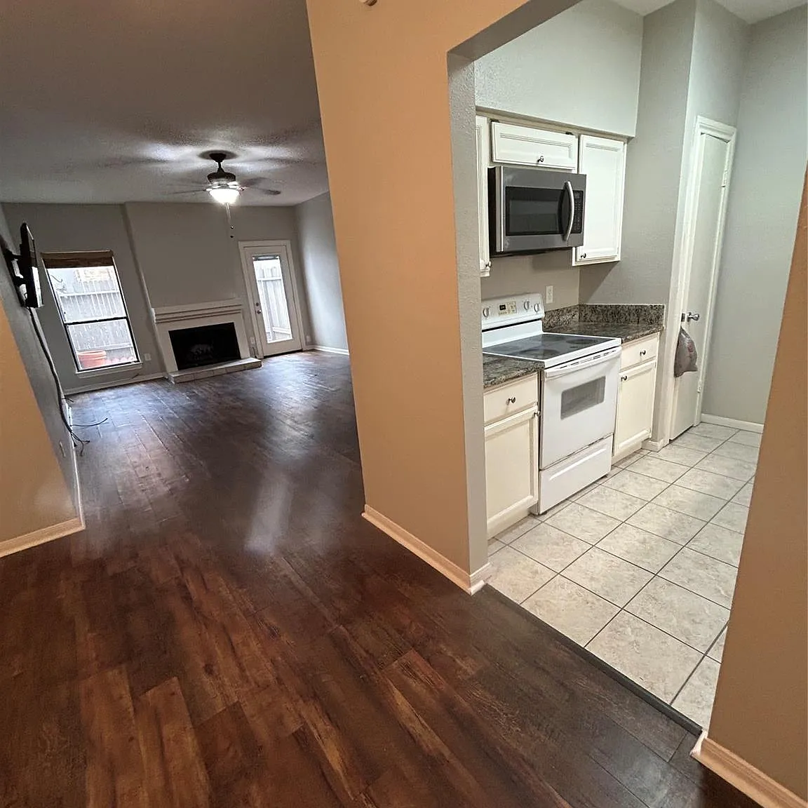 2 bed, 1.0 bath, 1038 sqft, $1,850 — Photo 4