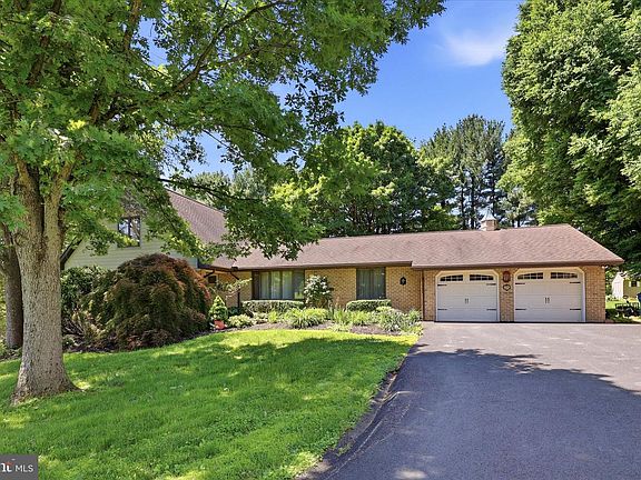 2nd image of 1295 Wakefield Ct