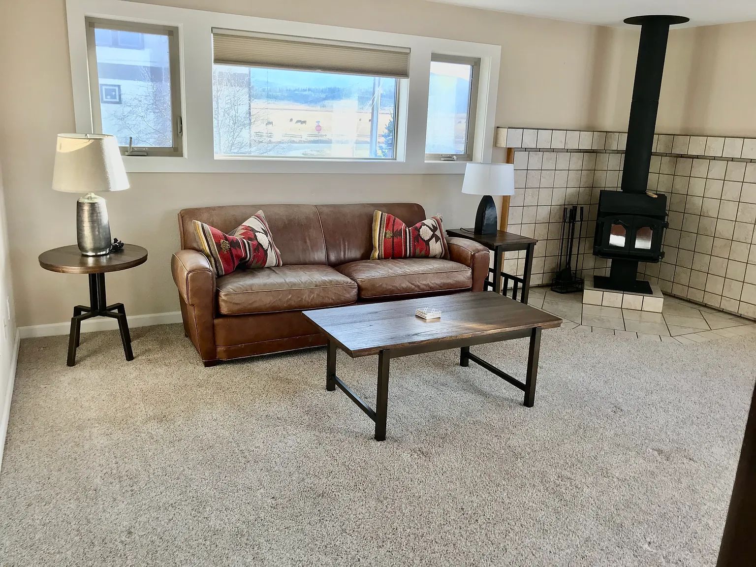 2 bed, 729 sqft, $2,400 — Photo 1