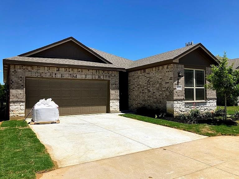 1st image of 2316 Caroline Ct