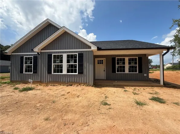 512 Eden Ter, Archdale, NC 27263