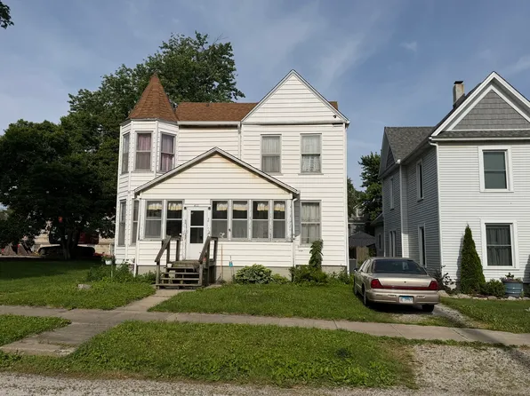 411 N Monroe St, Clinton, IL 61727