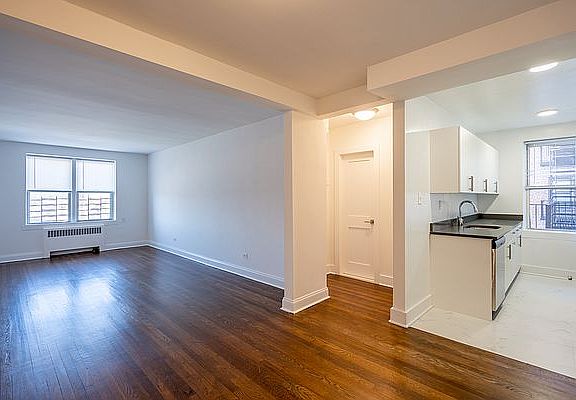 4th image of 20-45 Seagirt Blvd #3E