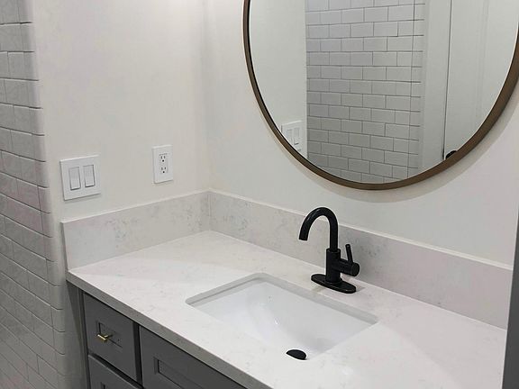 4th image of 8961 Cadillac Ave