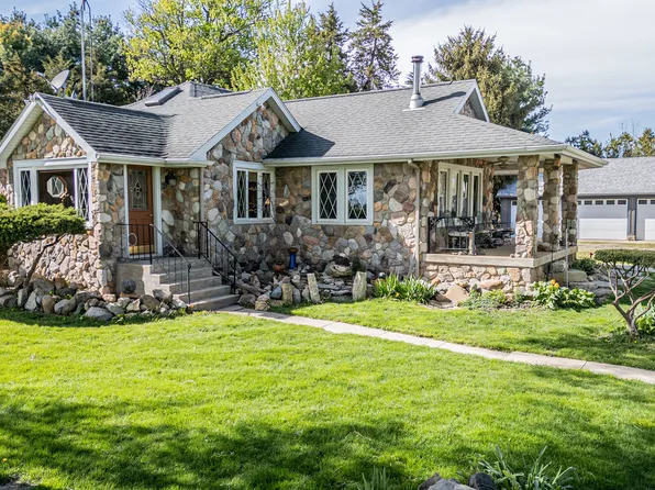 14119-2100 North Ave, Princeton, IL 61356