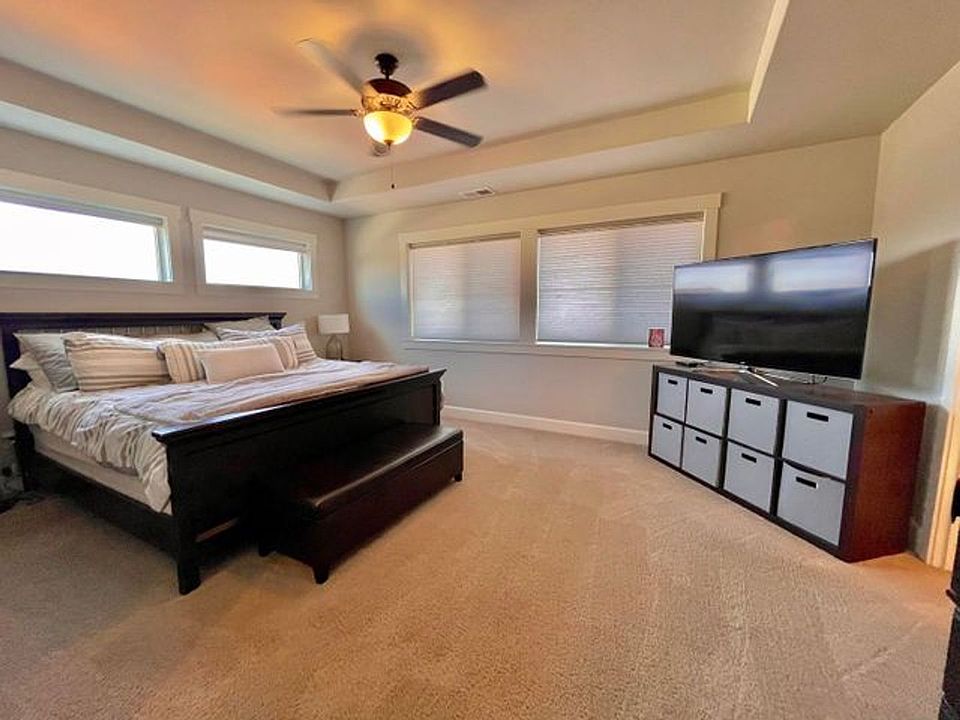 1st image of 2485 NW Glen Oak Ave