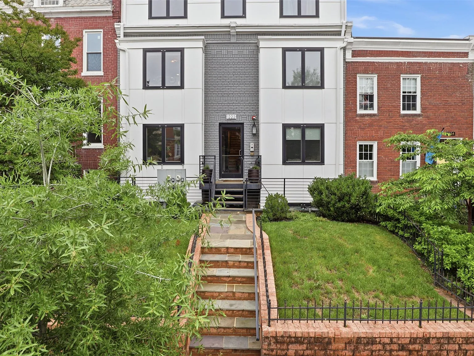 4 bed, 1685 sqft, $4,500 — Photo 2
