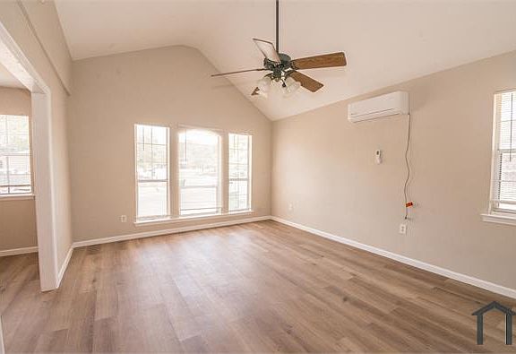 2nd image of 3135 Durette Dr