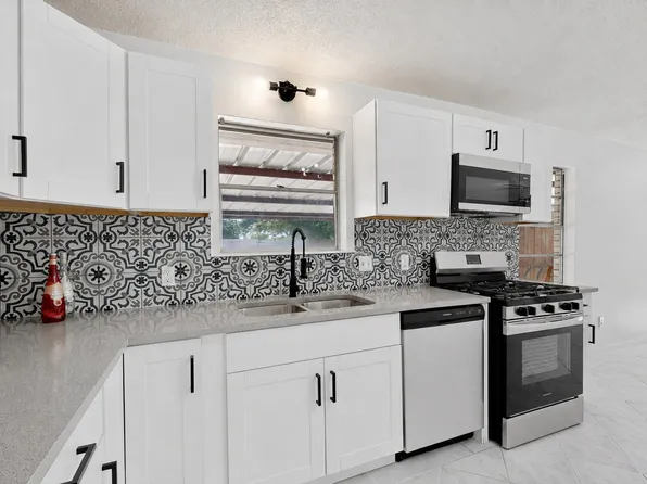 5451 Lubbock Ave, Fort Worth, TX 76133