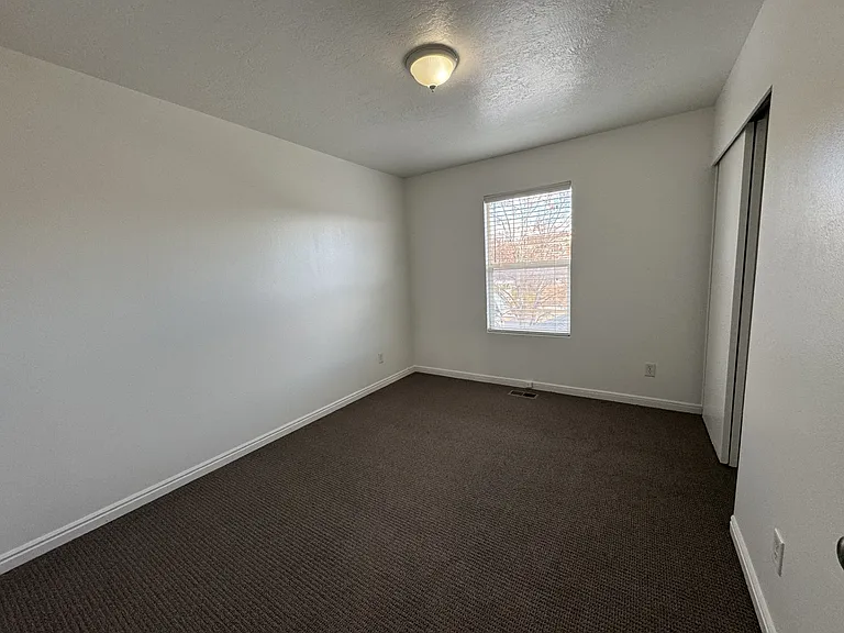 1914 N 2225 W — Photo 9