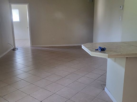 3rd image of 6242 Erskine Dr