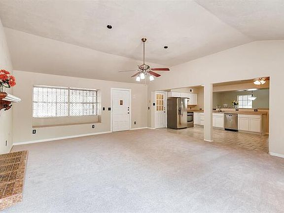 3rd image of 2407 Town Crest St