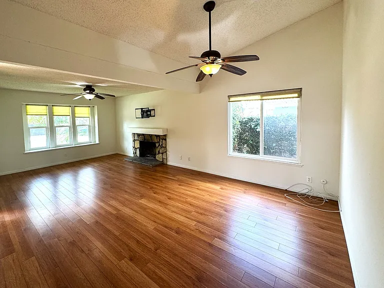 7642 E Woodsboro Ave — Photo 5
