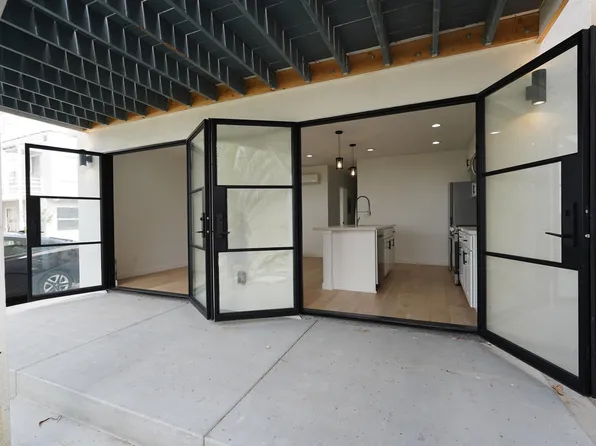 10 Nieto Ave, Long Beach, CA 90803