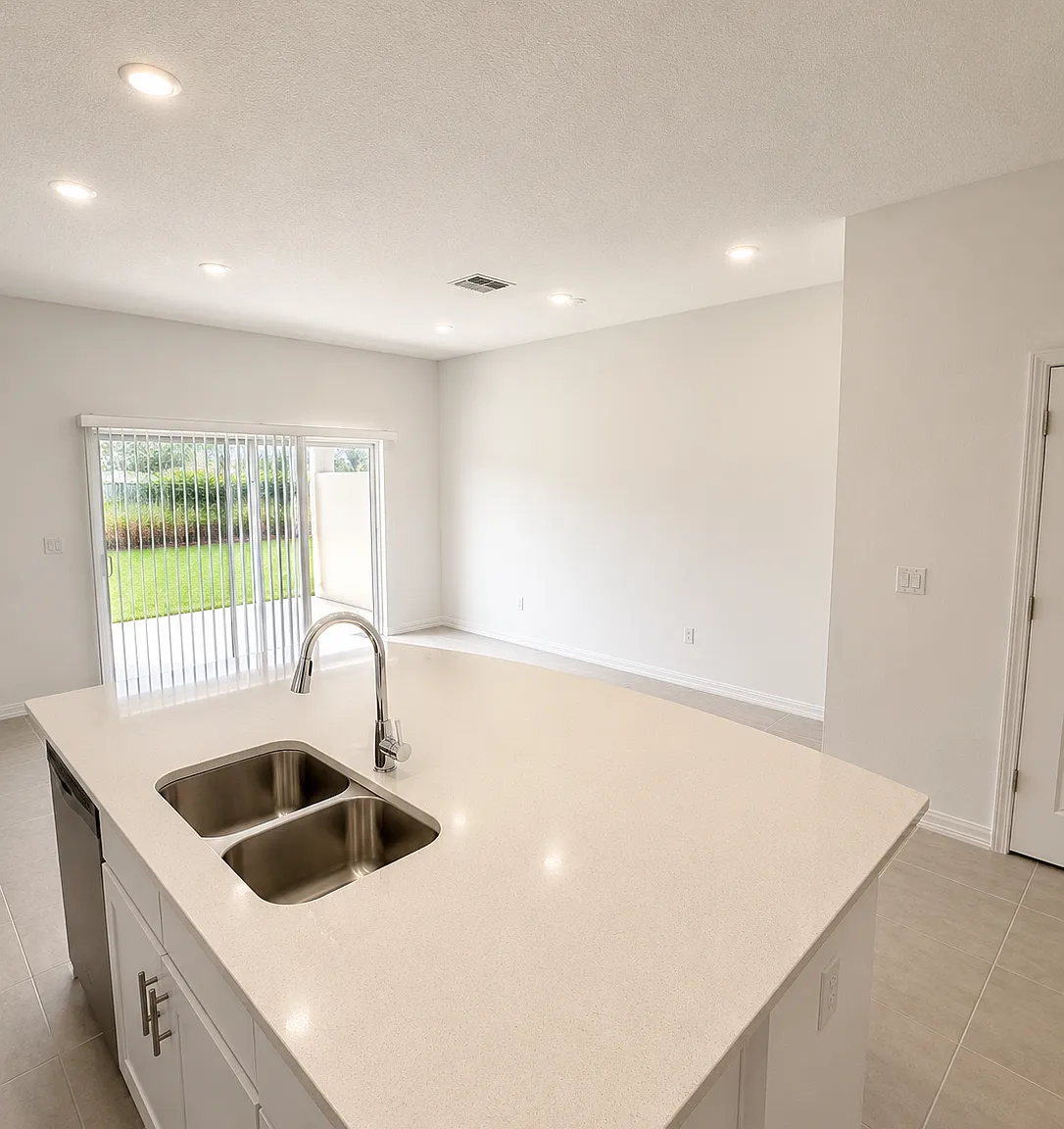 3 bed, 2.5 bath, 1372 sqft, $2,500 — Photo 3