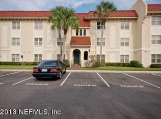 10 10th St E #27, Atlantic Beach, FL 32233