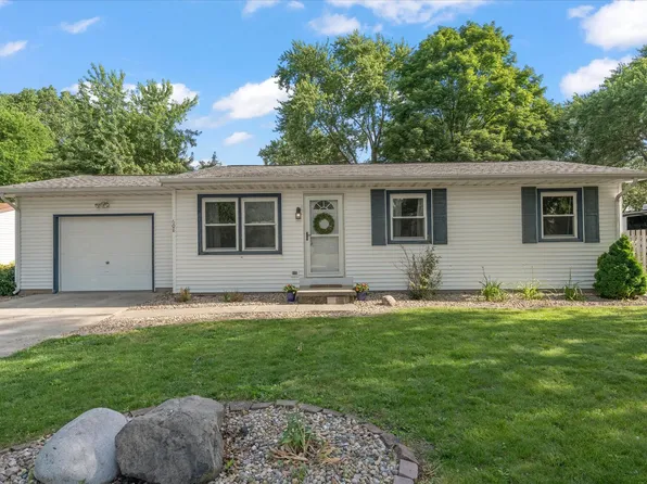 608 W Linden St, Tolono, IL 61880