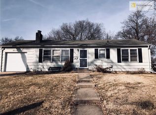 9010 W 70th St, Merriam, KS 66204