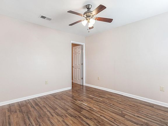 2nd image of 2924 Pauger St