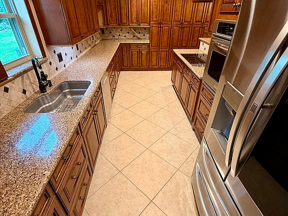 5th image of 7825 Kay Ln