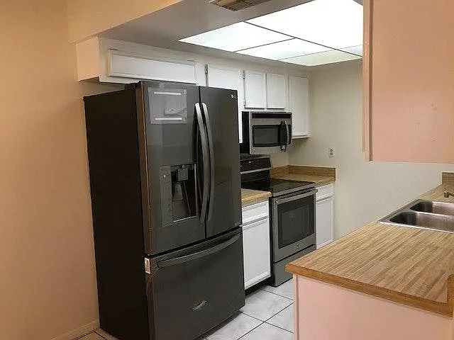 Building Photo - 2522 Rio Pinar Lakes Blvd
