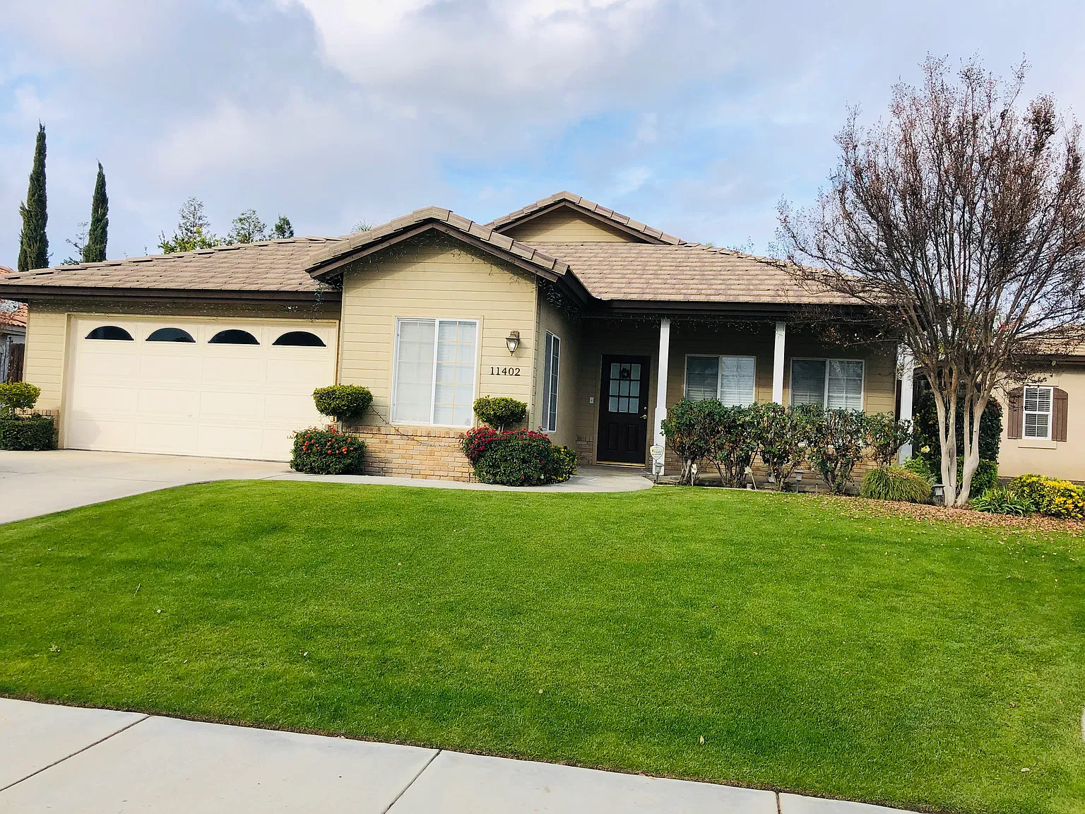4 bed, 2140 sqft, $3,200 — Photo 1