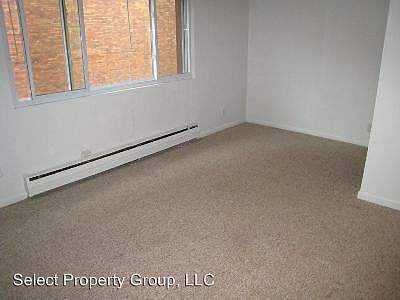 2nd image of 1456 N Farwell Ave APT 02