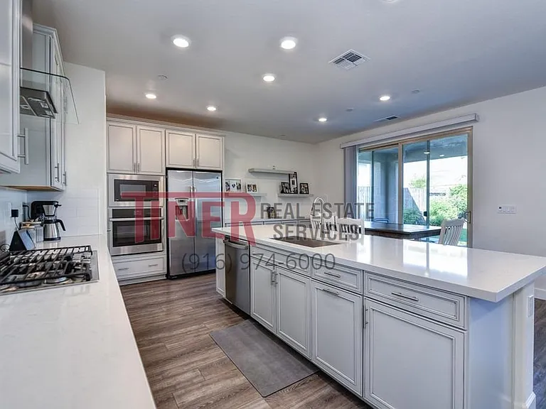 4016 Setucket St — Photo 12
