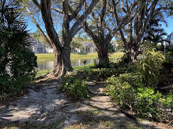 3rd image of 10133 Diamond Lake Road