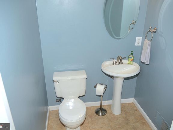4th image of 118 Paden Ct
