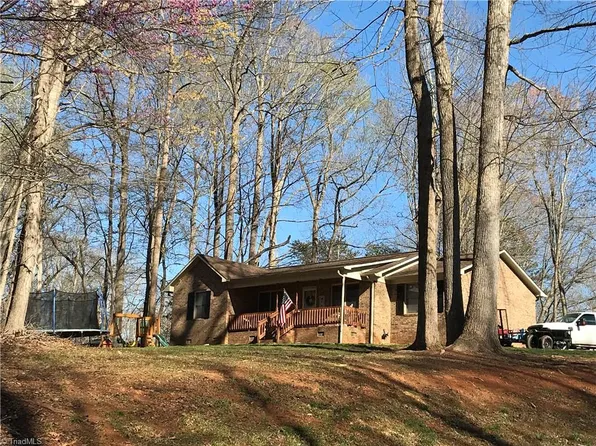 3086 Indian Trl, Sophia, NC 27350